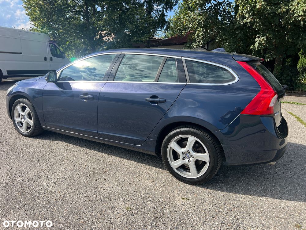 Volvo V60 D5 Momentum - 4