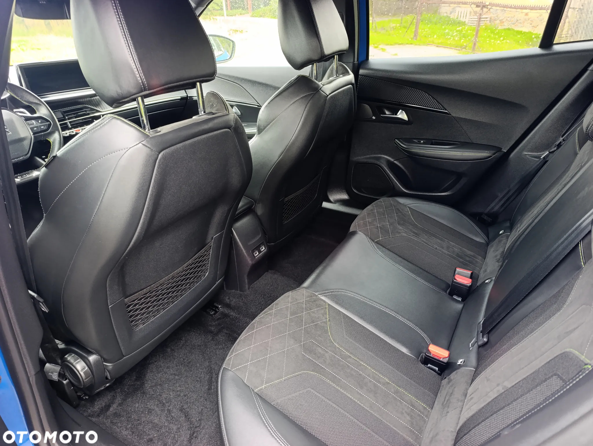 Peugeot 2008 PureTech 155 EAT8 GT Pack - 10