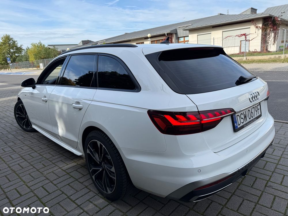Audi A4 Avant 2021 photo 2