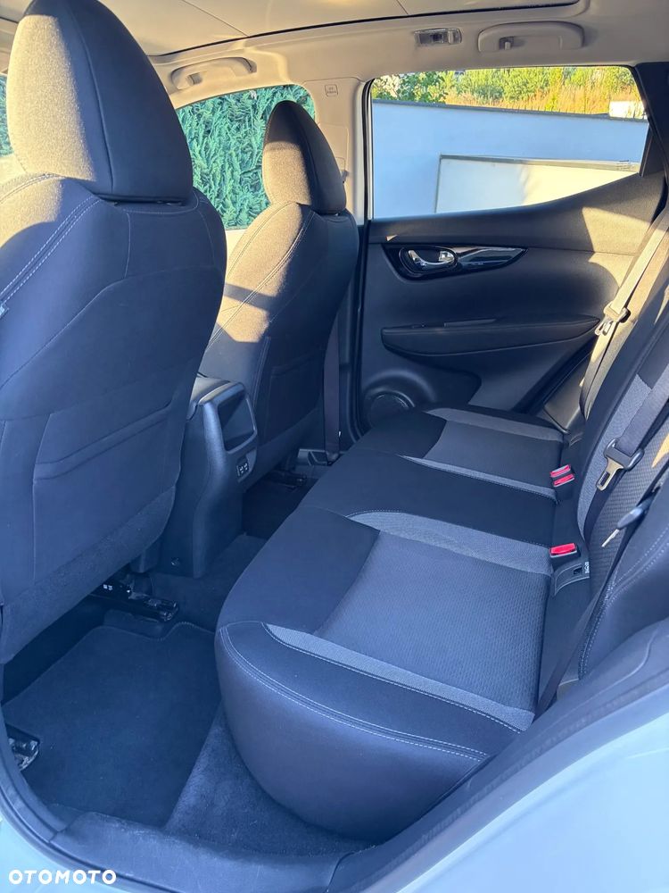 Nissan Qashqai 1.3 DIG-T N-Connecta DCT - 8