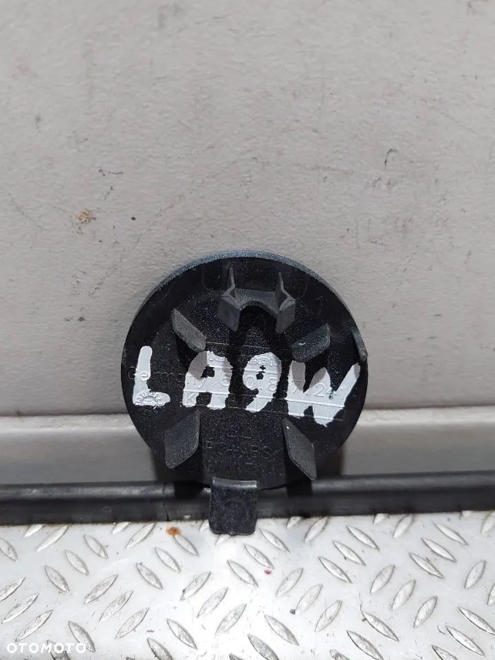 ZAŚLEPKA HAKA ZDERZAKA PRZÓD VW GOLF VII 7 R2015 KOLOR LA9W NR 5G0807241A - 2