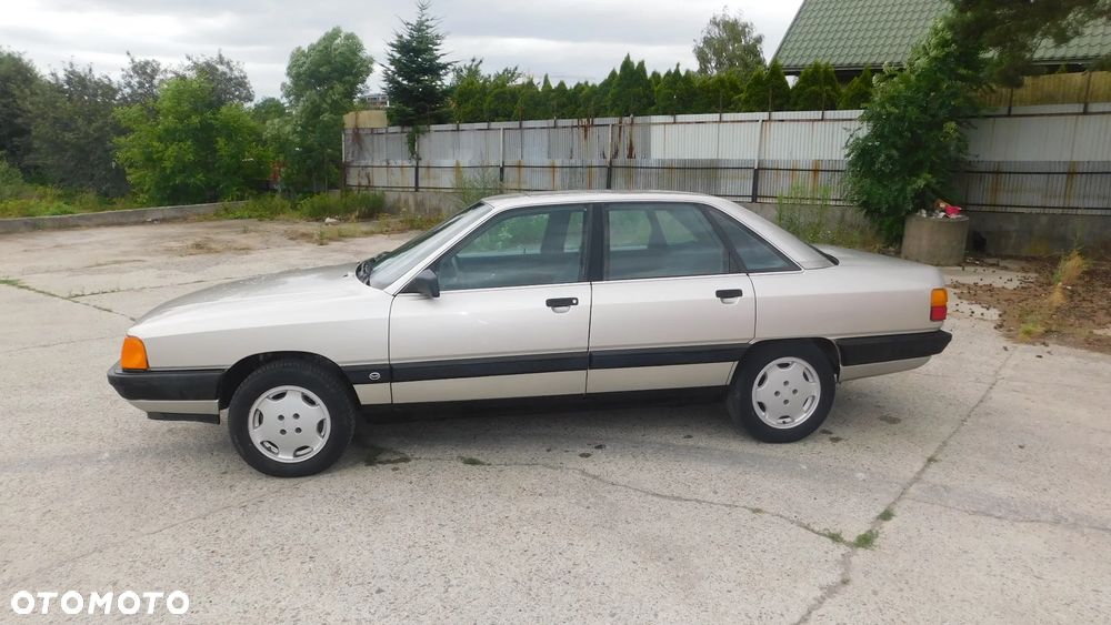Audi 100 1.8 E - 10