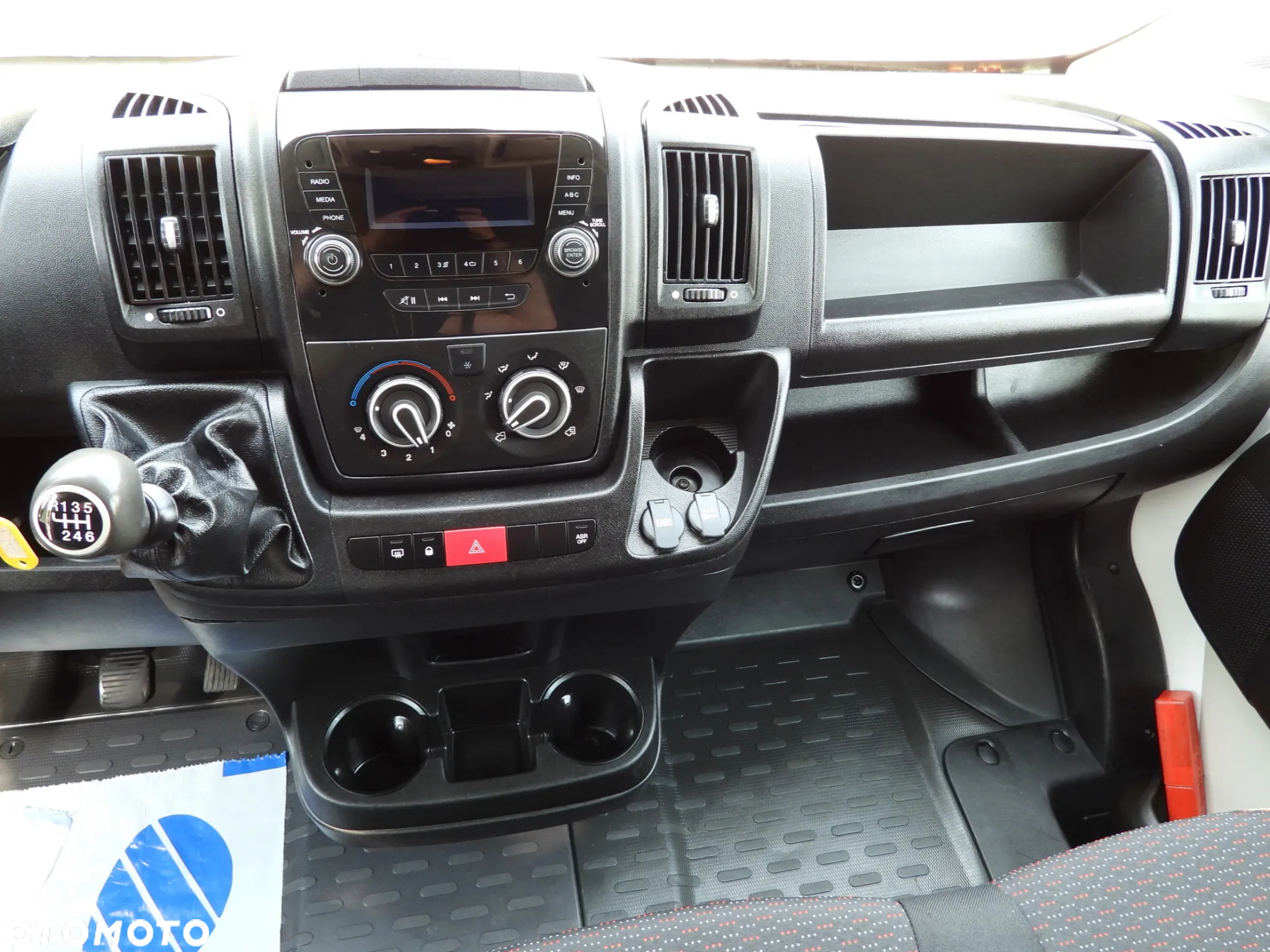 Peugeot BOXER  FURGON CHŁODNIA -10*C TEMPOMAT KLIMATYZACJA 130KM [ G23135 ] - 33