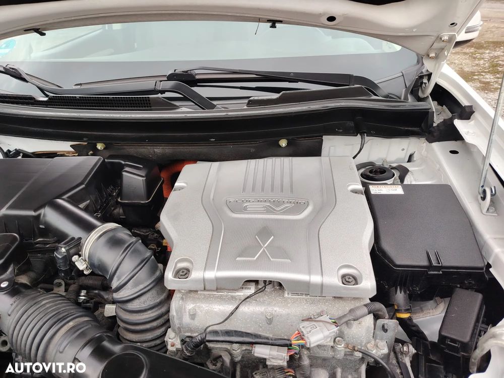 Mitsubishi Outlander 2.0 4WD Top - 13