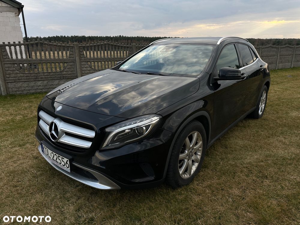 Mercedes-Benz GLA 220 d 4Matic 7G-DCT - 2