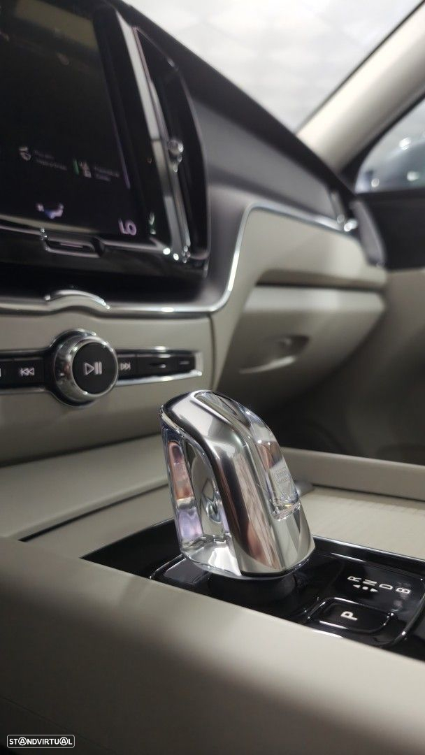 Volvo XC 60 2.0 T8 PHEV Momentum Plus AWD - 52