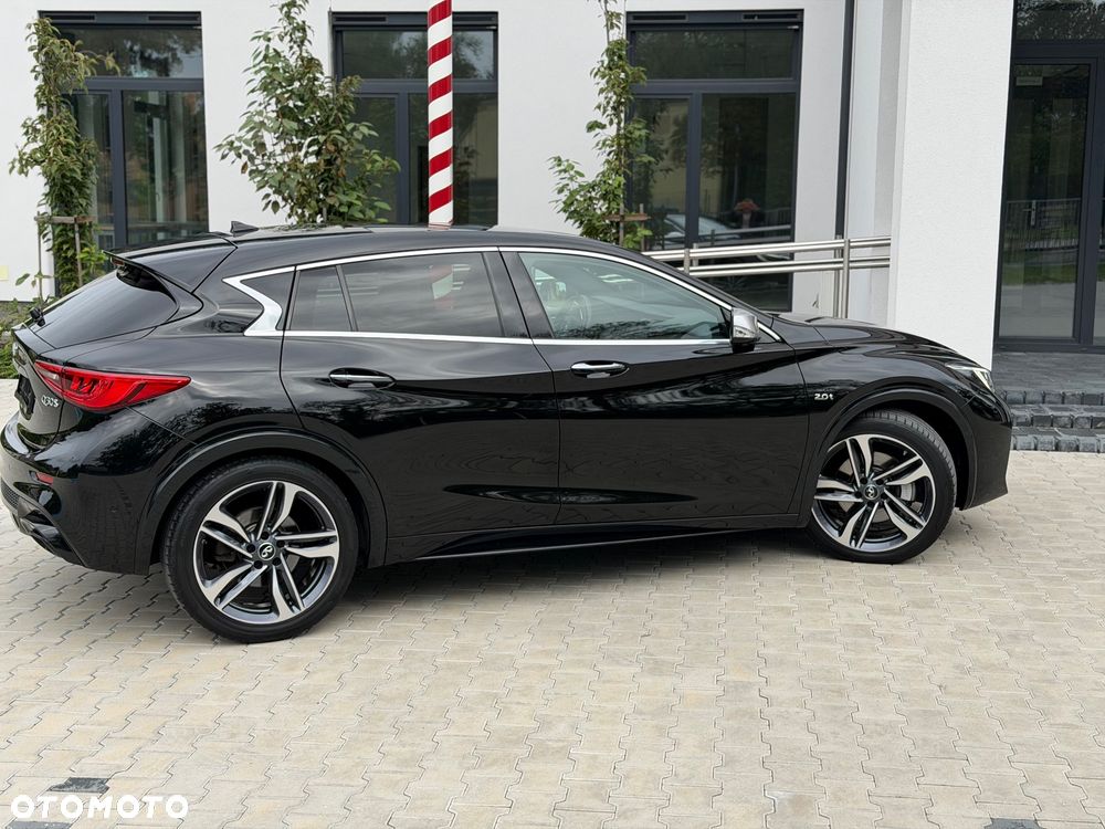 Infiniti Q30 2.0t DCT AWD Sport City Black - 15