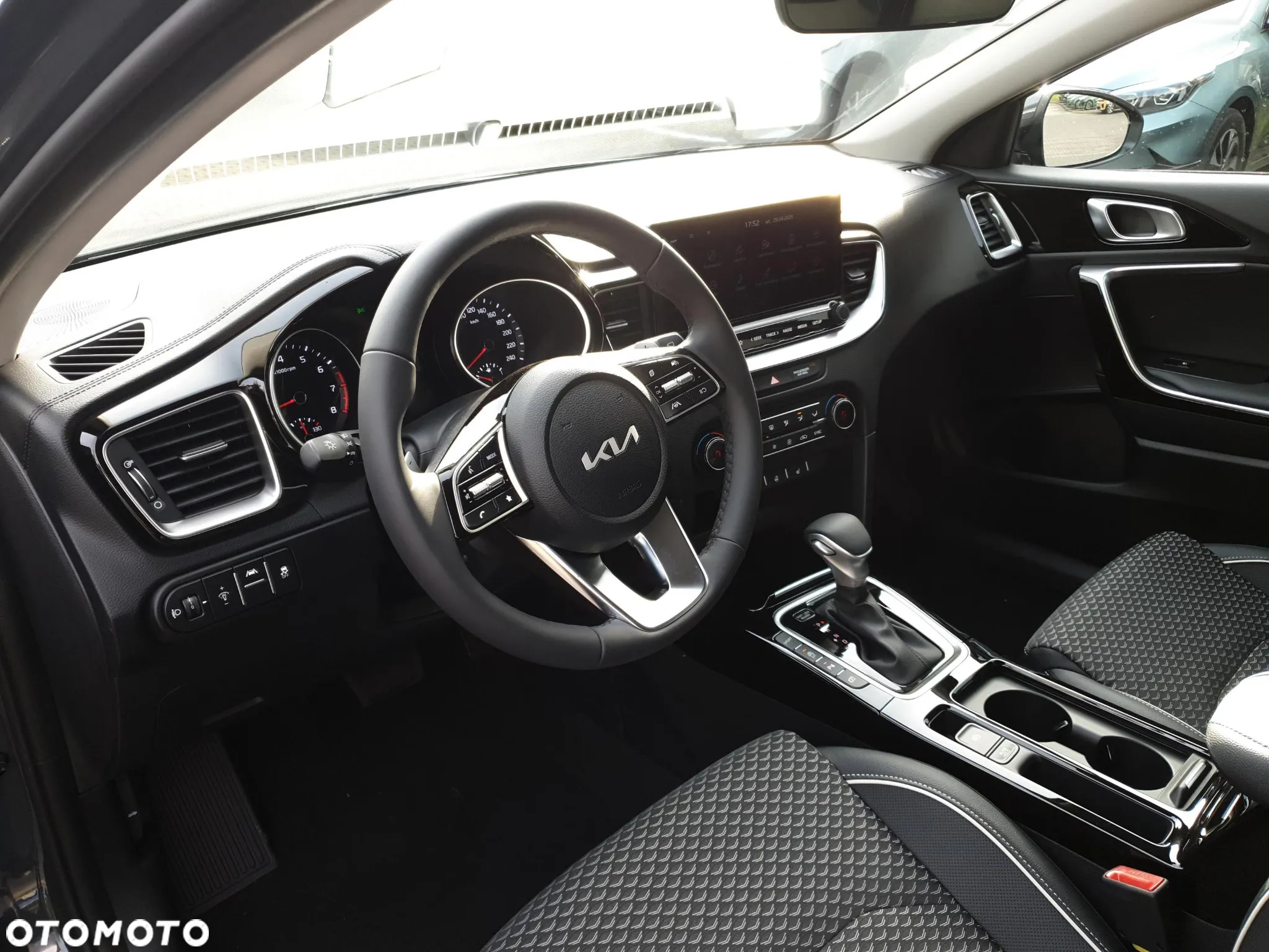Kia Ceed 1.5 T-GDI Tribute DCT - 10