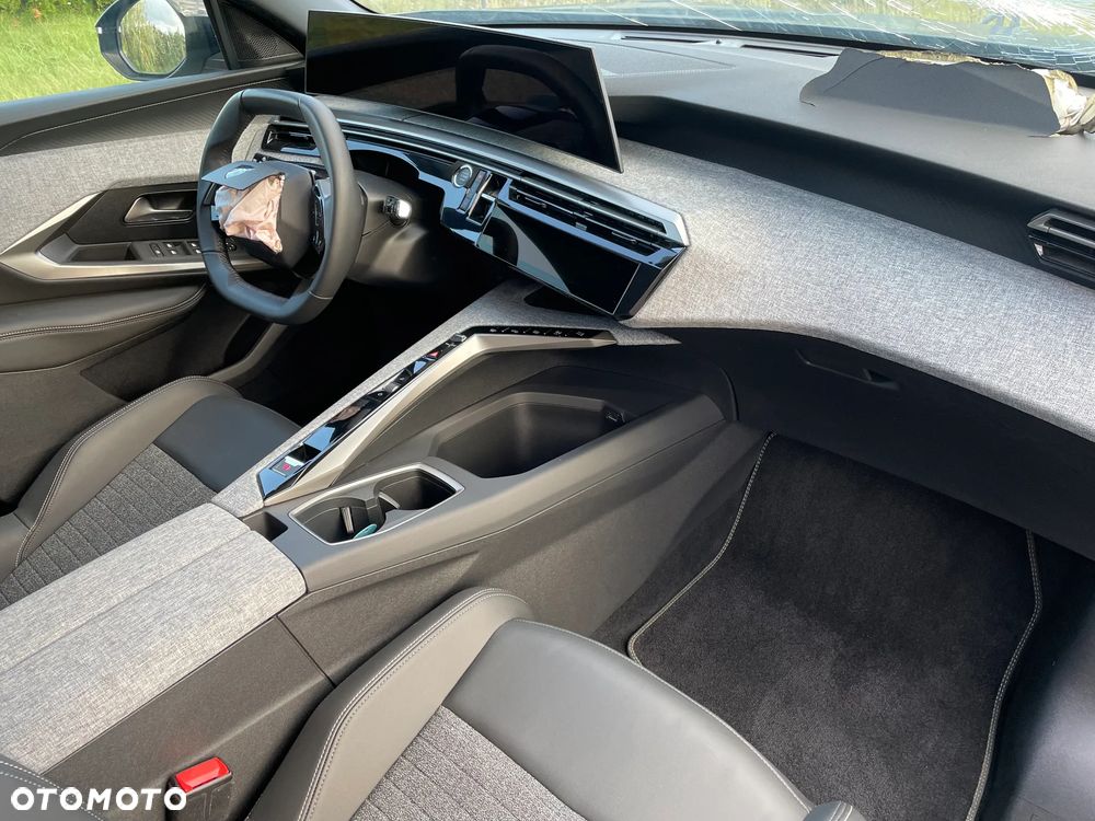 Peugeot 5008 Hybrid 136 e-DSC Allure Pack - 11
