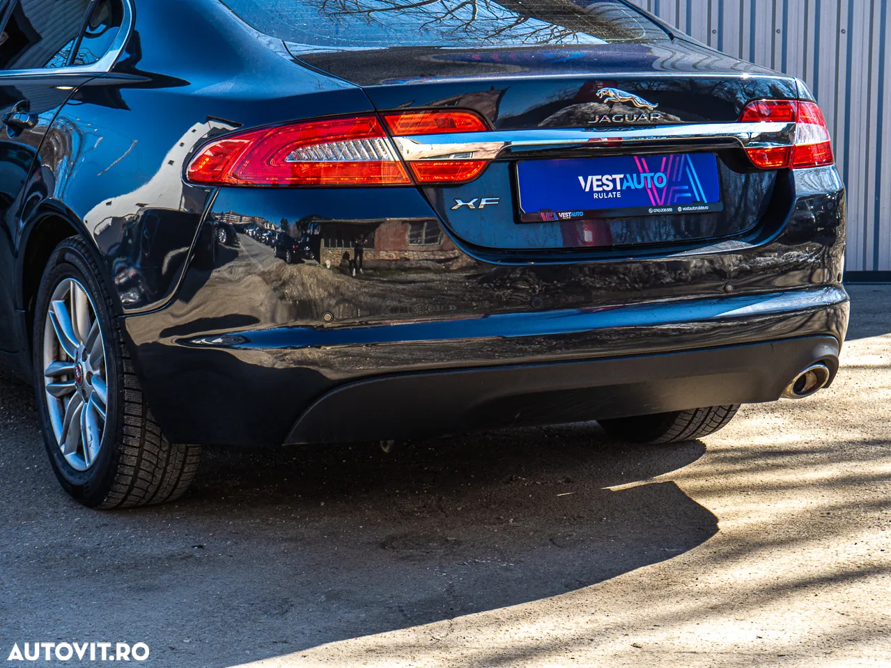 Jaguar XF 2.2D - 40