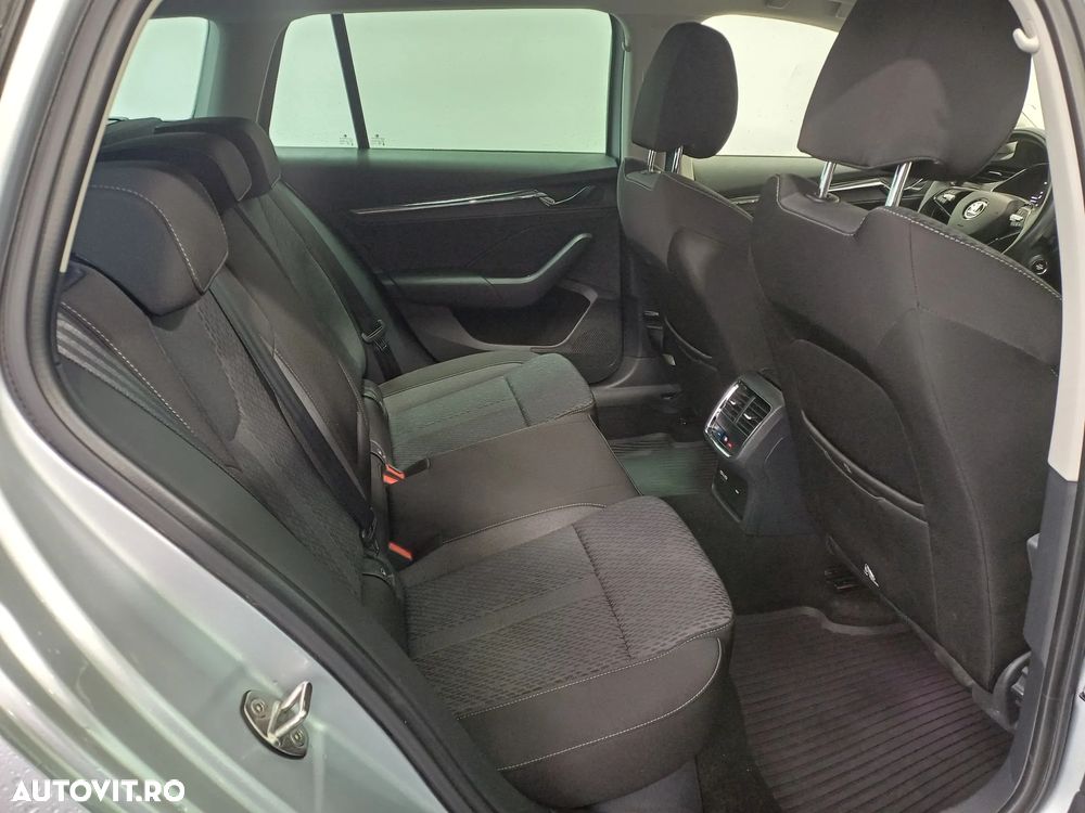 Skoda Octavia 2.0 TDI DSG Style - 36