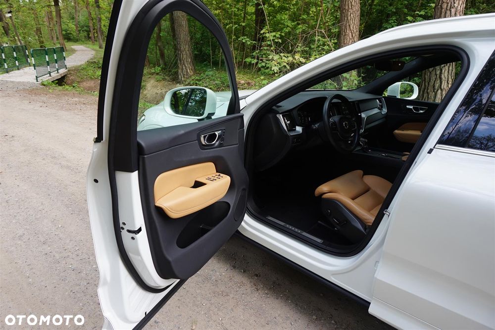 Volvo XC 60 T5 AWD Geartronic Momentum Pro - 11