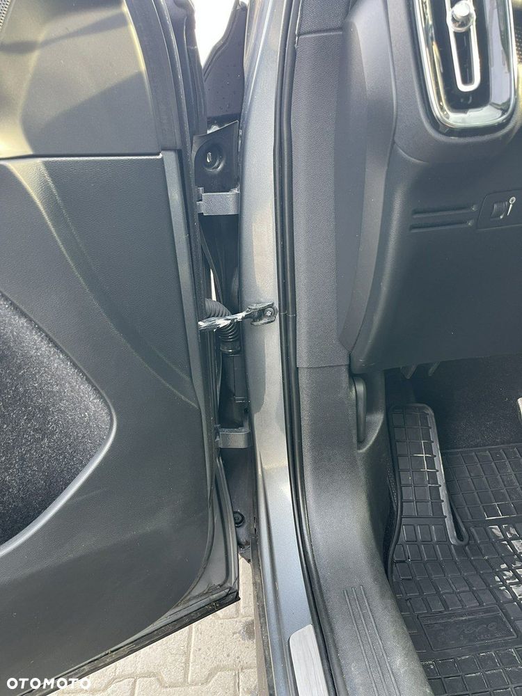 Volvo XC 40 T5 AWD Geartronic R-Design - 12