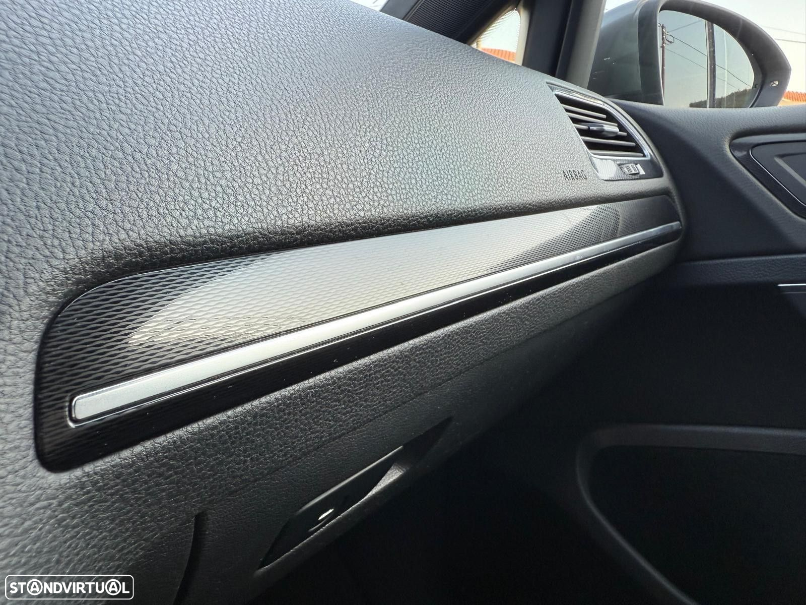 VW Golf 2.0 TDi GTD DSG - 32