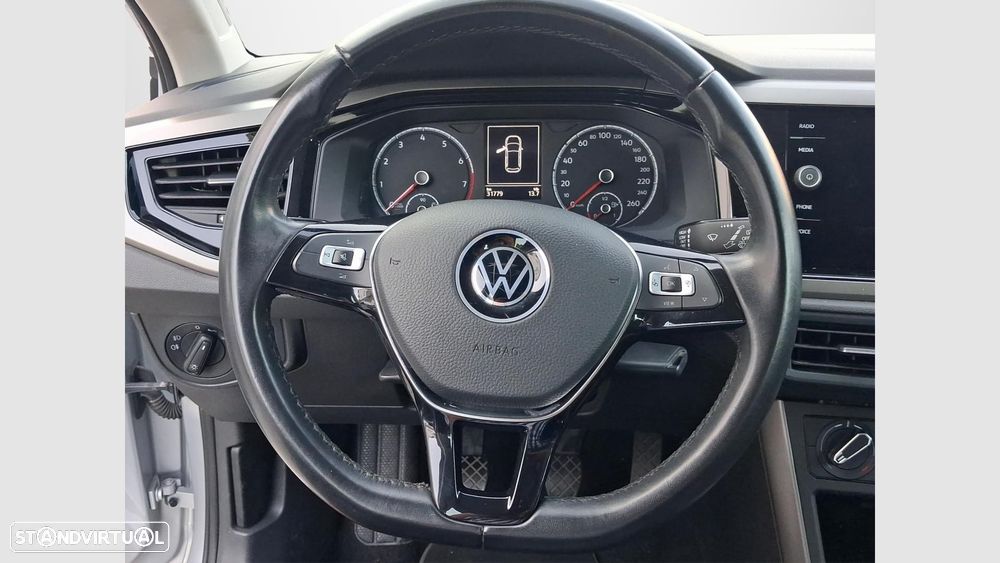 Volkswagen Polo 1.0 Confortline — fotografia 11