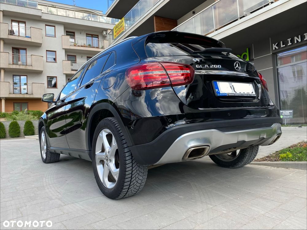 Mercedes-Benz GLA 200 7G-DCT Urban - 17