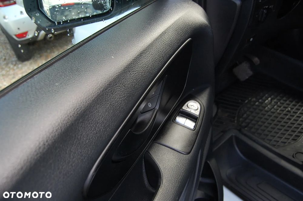 Mercedes-Benz Vito - 28