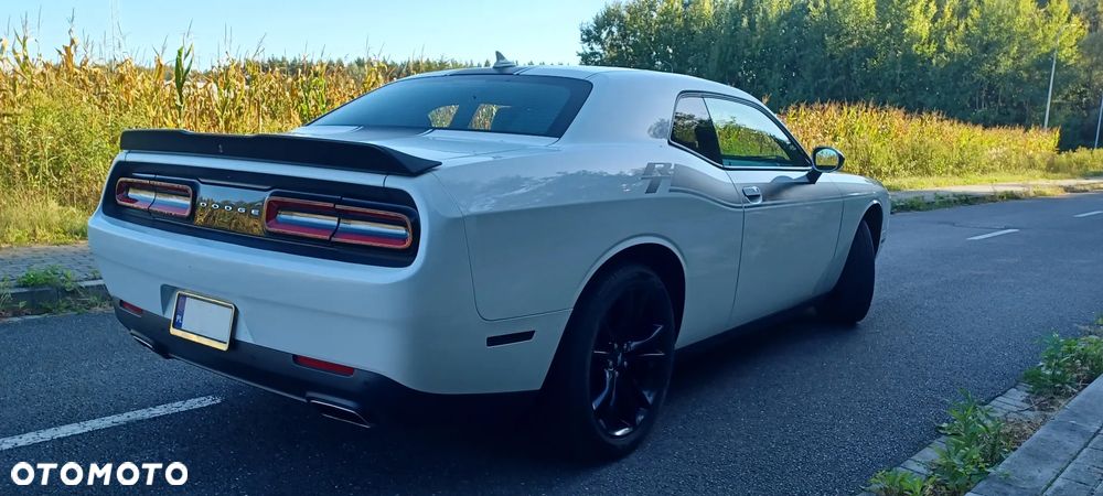 Dodge Challenger - 5