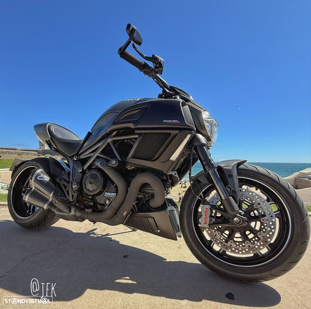 Ducati Diavel Carbon Edition Exclusive - 2