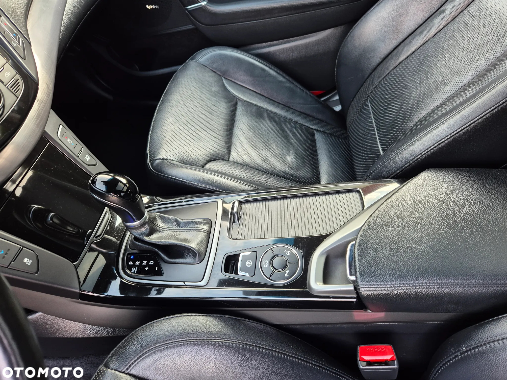 Hyundai i40 Kombi 2.0 Automatik Premium - 32