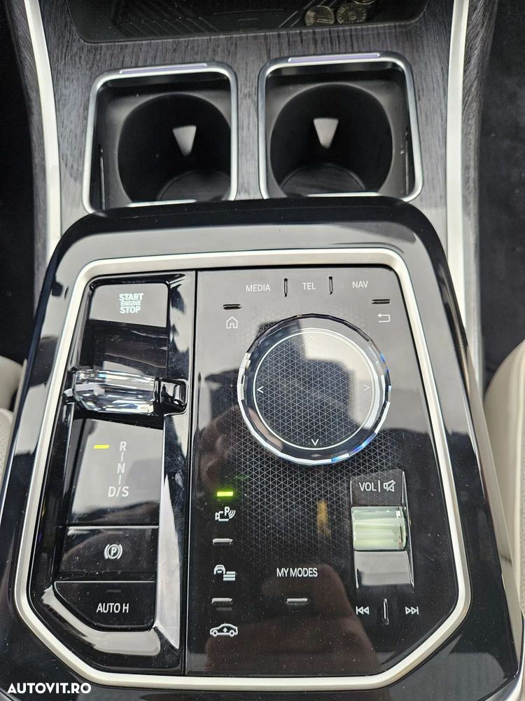 BMW Seria 7 740d xDrive MHEV - 14