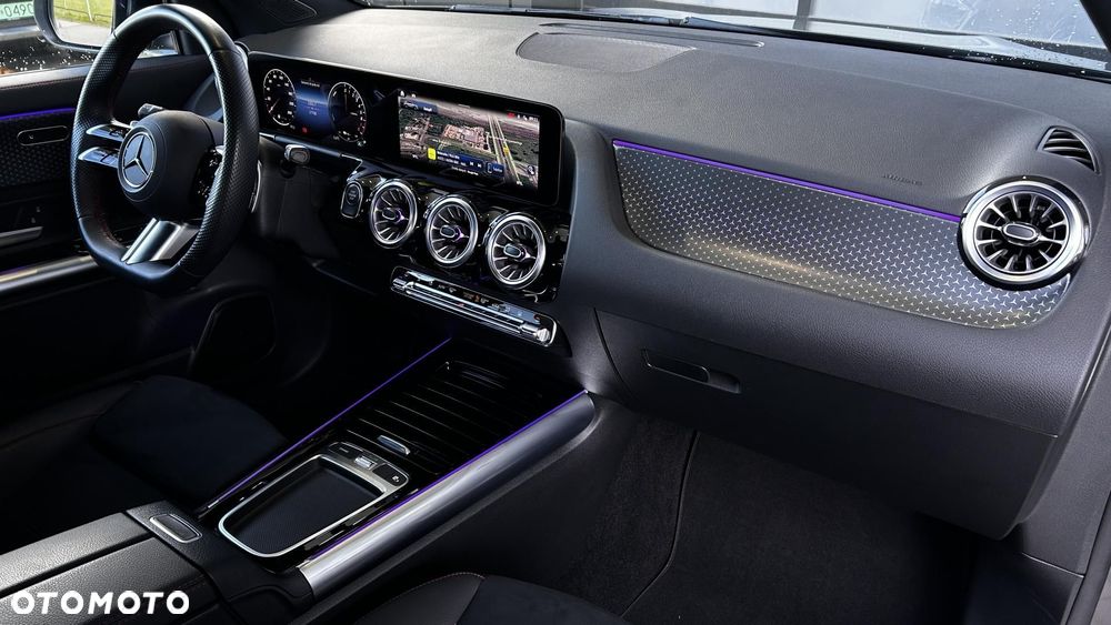 Mercedes-Benz GLA 250 e PHEV AMG Line 8G-DCT - 22