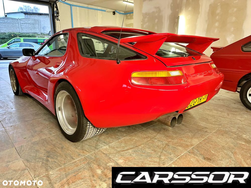 Porsche 928 - 12