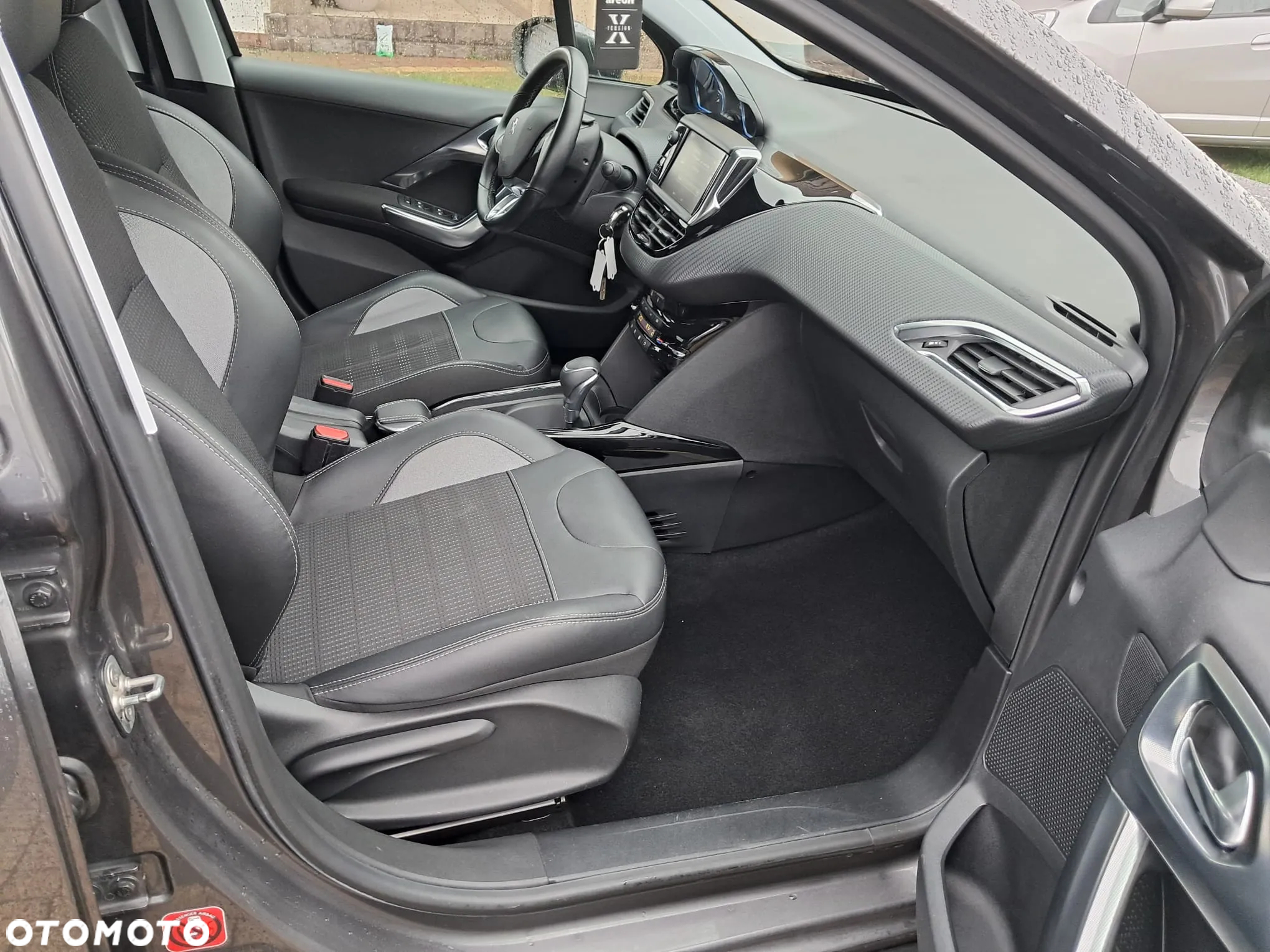 Peugeot 2008 1.2 Pure Tech Allure S&S EAT6 - 26