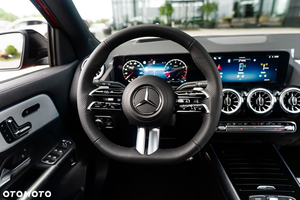 Mercedes-Benz GLA - 20