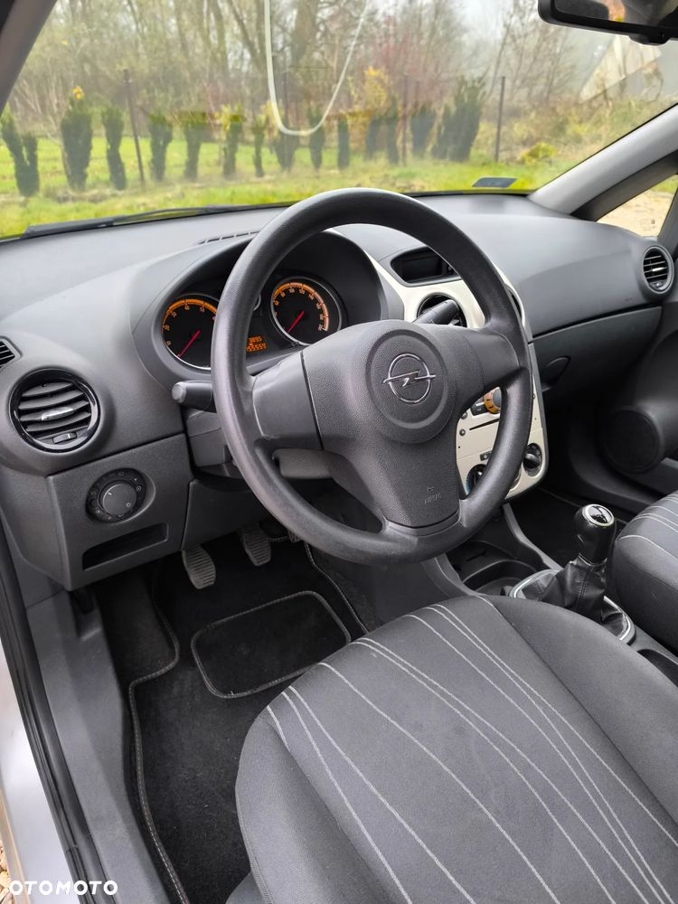 Opel Corsa 1.4 16V Enjoy - 9