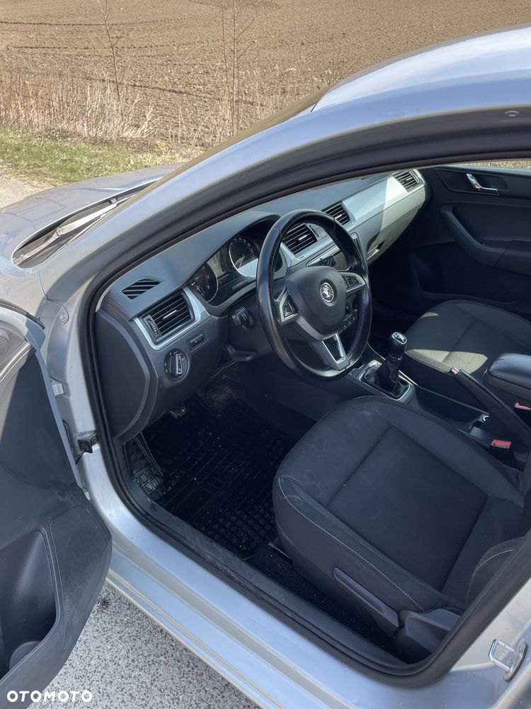 Skoda RAPID - 7