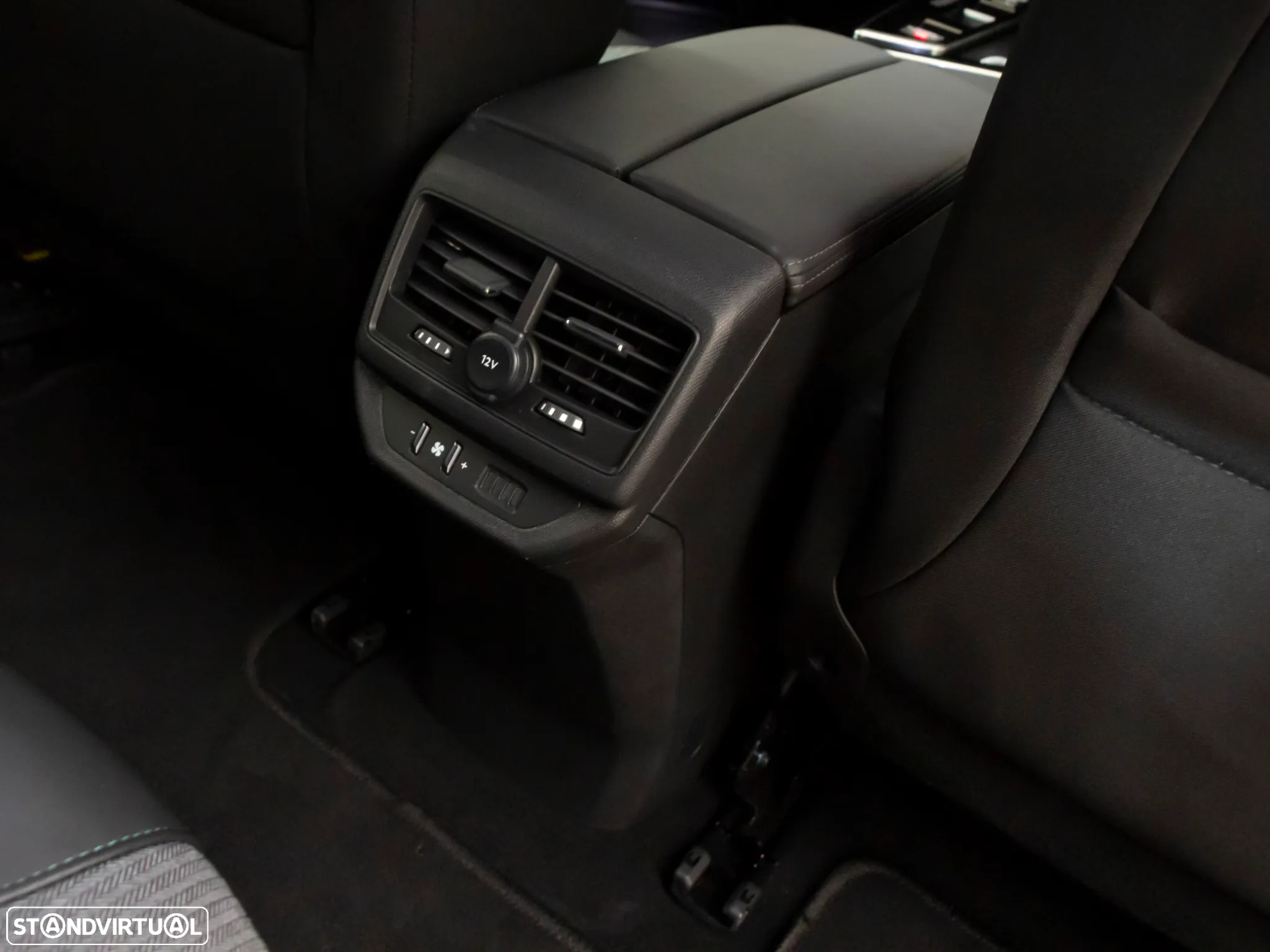 Peugeot 5008 1.2 PureTech Allure EAT8 - 13