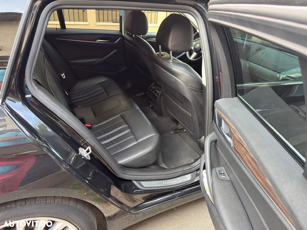 BMW Seria 5 530i xDrive Touring Aut. Luxury Line - 27
