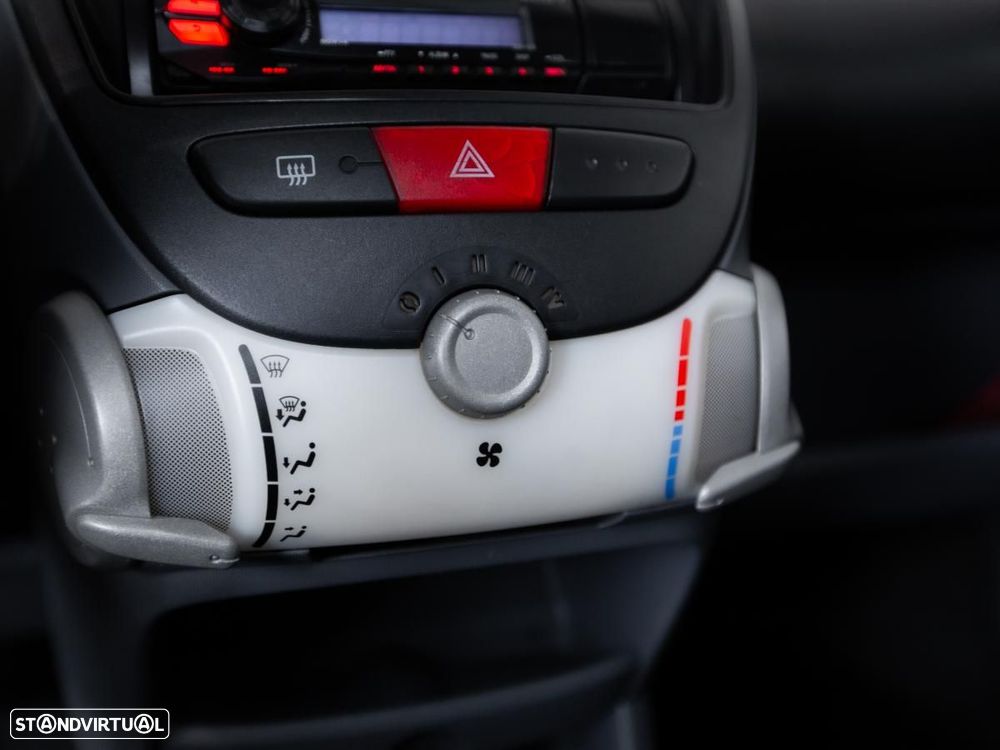 Peugeot 107 - 12