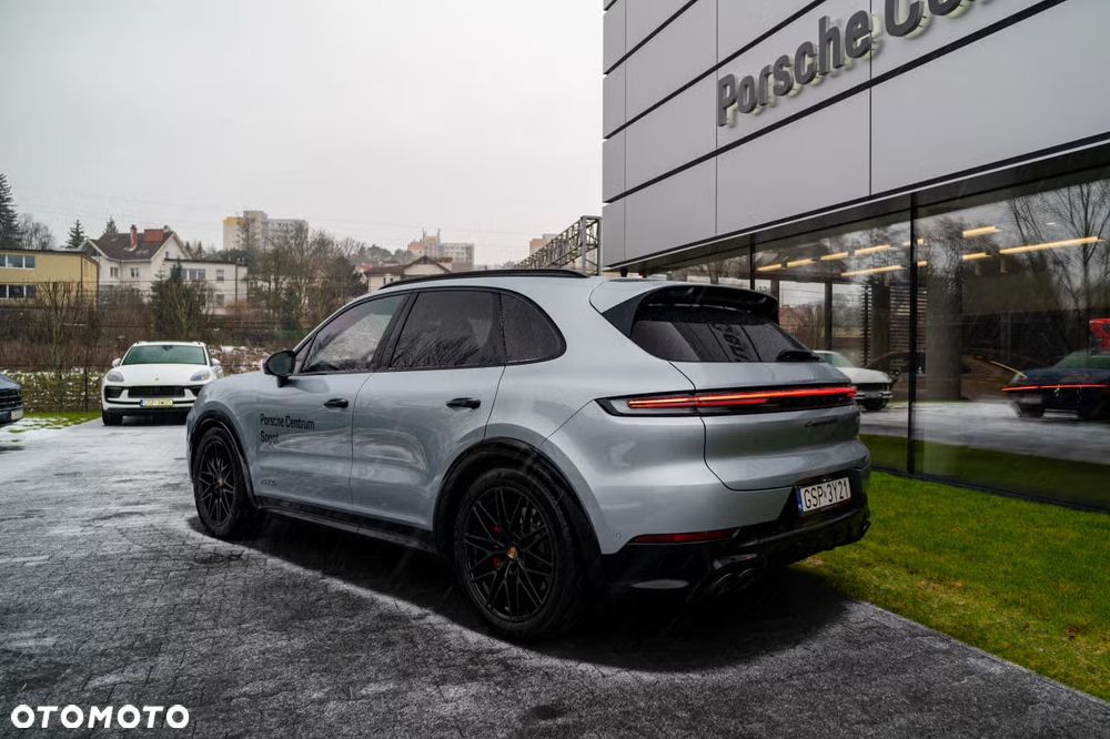 Porsche Cayenne - 5