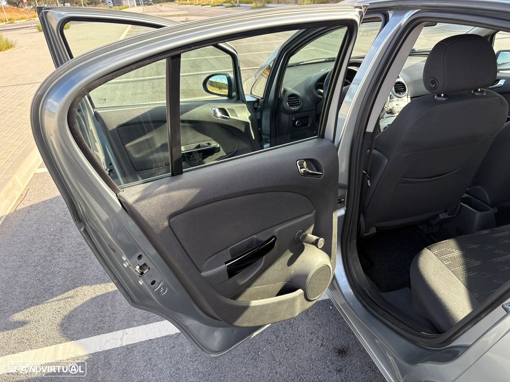 Opel Corsa 1.2 Go! FlexFuel - 27