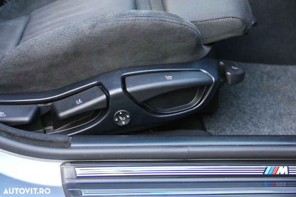 BMW Seria 3 320d Edition Sport - 17