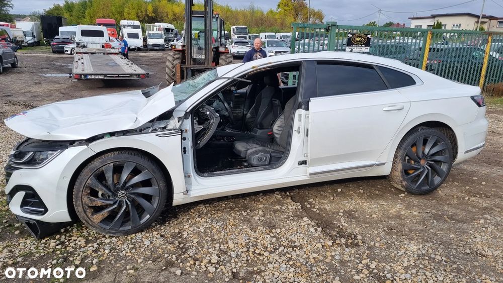 Volkswagen Arteon 2.0 TDI SCR DSG R-Line - 11