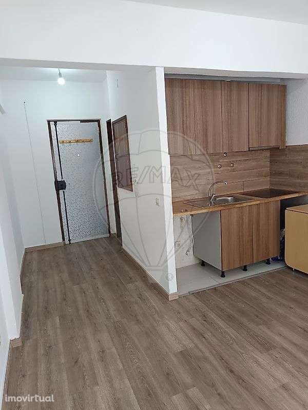 Apartamento T0 para arrendamento - Grande imagem: 2/8