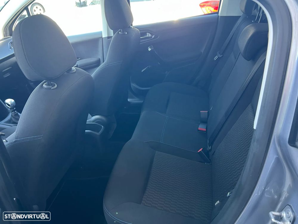 Peugeot 208 1.5 BlueHDi Signature - 21