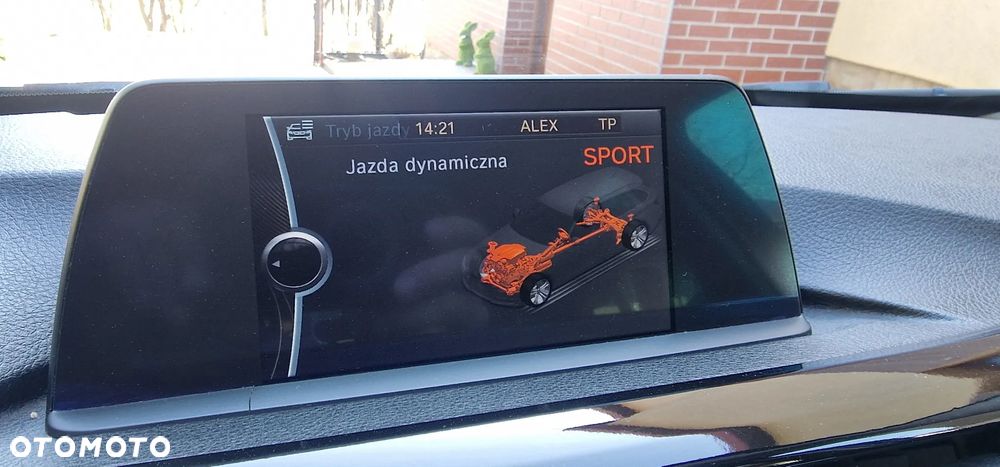 BMW Seria 3 318d Sport Line - 33