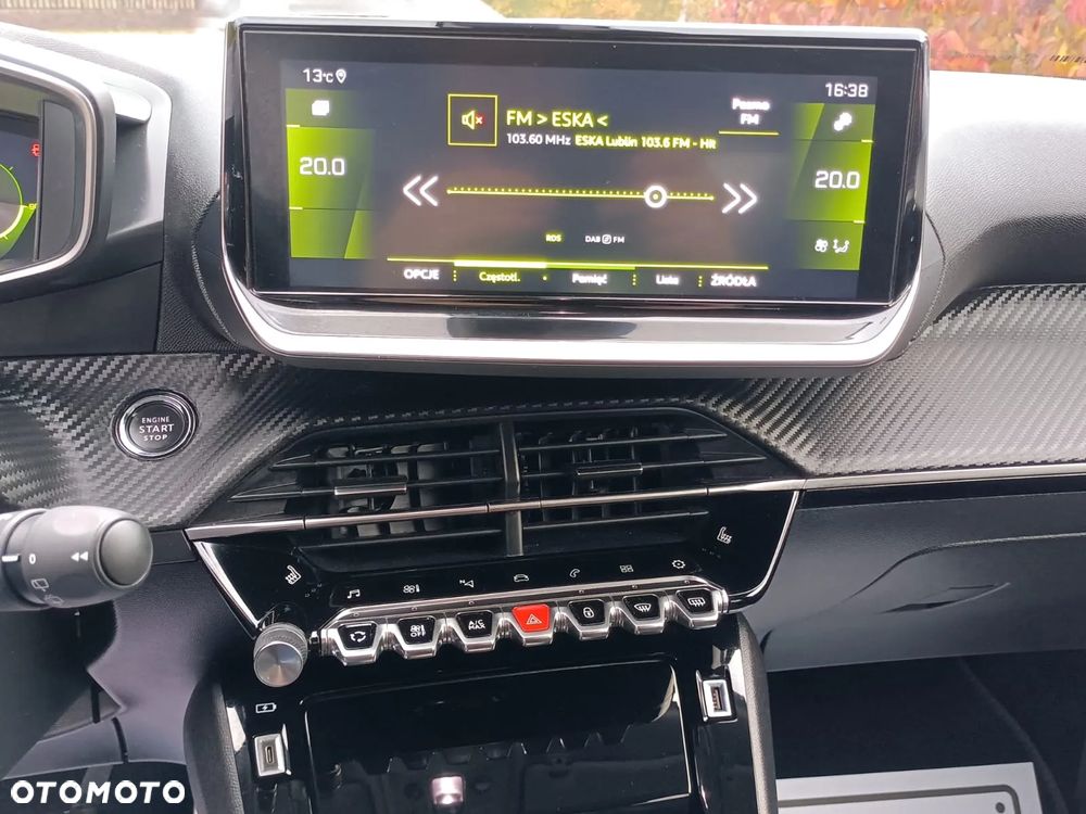 Peugeot 2008 PureTech 130 EAT8 GT - 23
