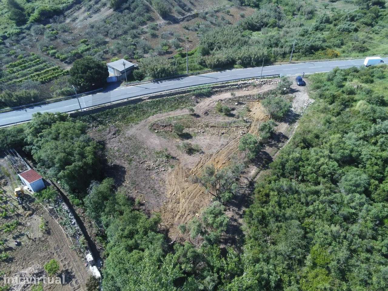 Terreno Rustico vedado e com furo - Grande imagem: 4/6