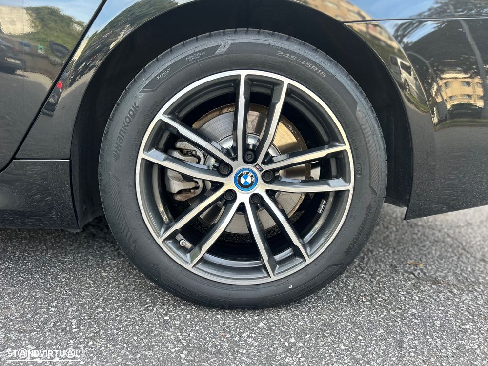 BMW 530 e Pack Desportivo M - 5