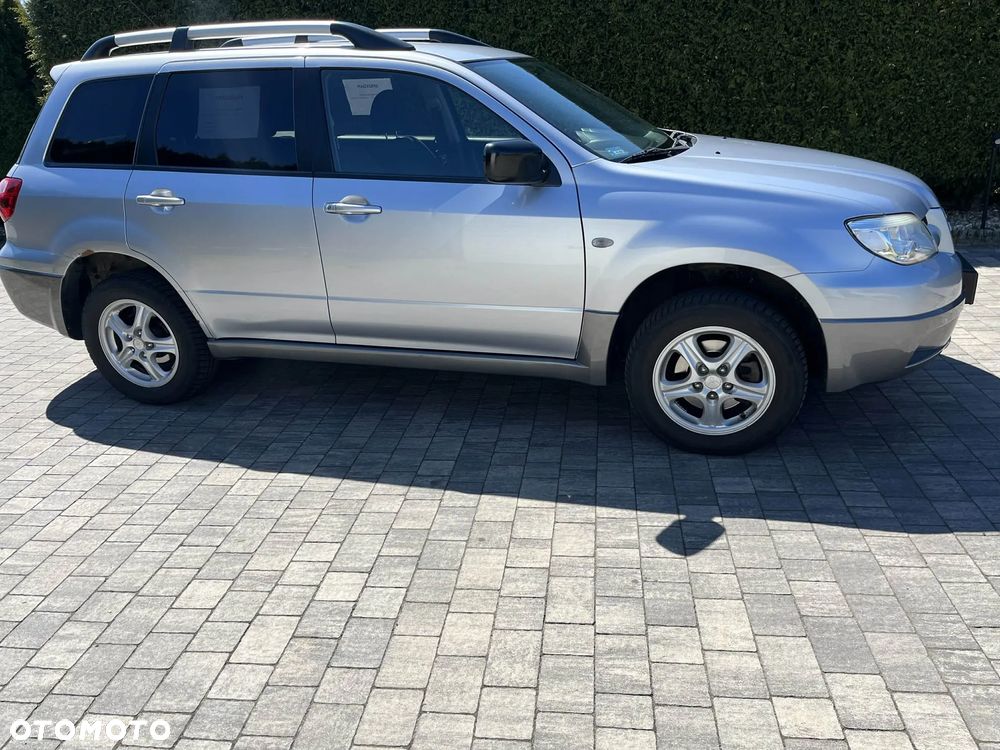 Mitsubishi Outlander 2.0 2WD Invite - 4