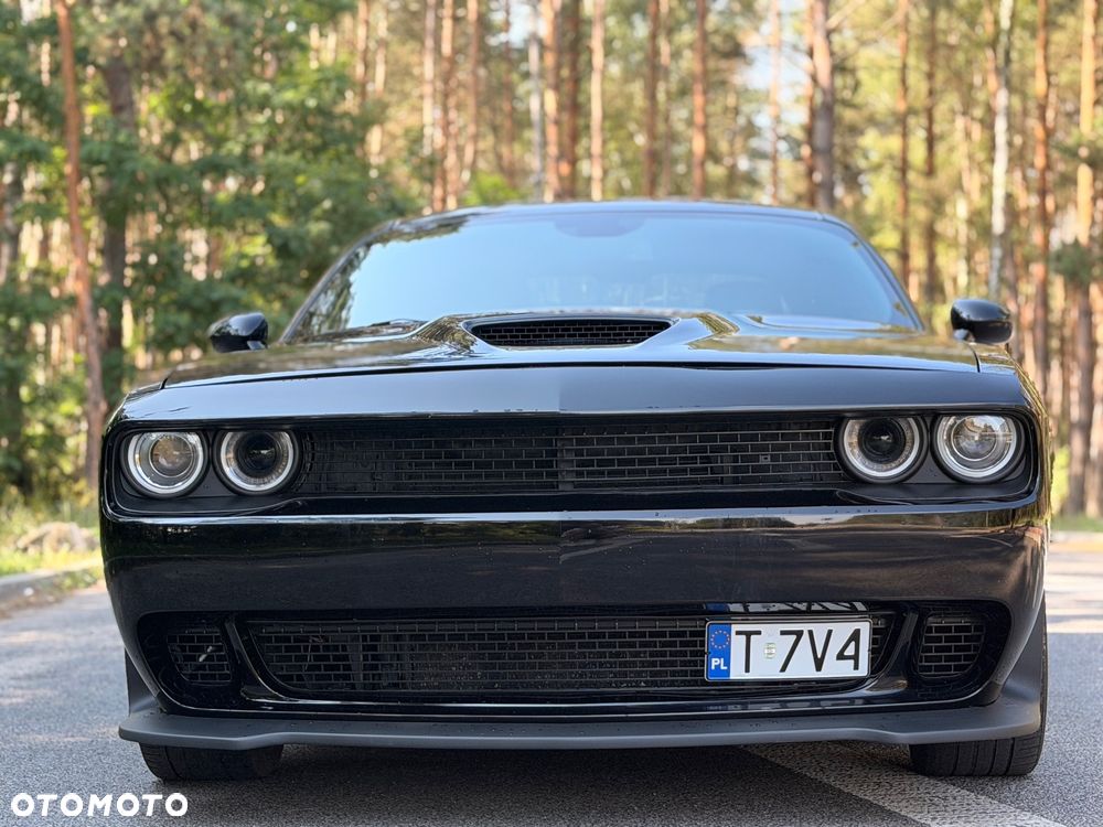 Dodge Challenger - 11