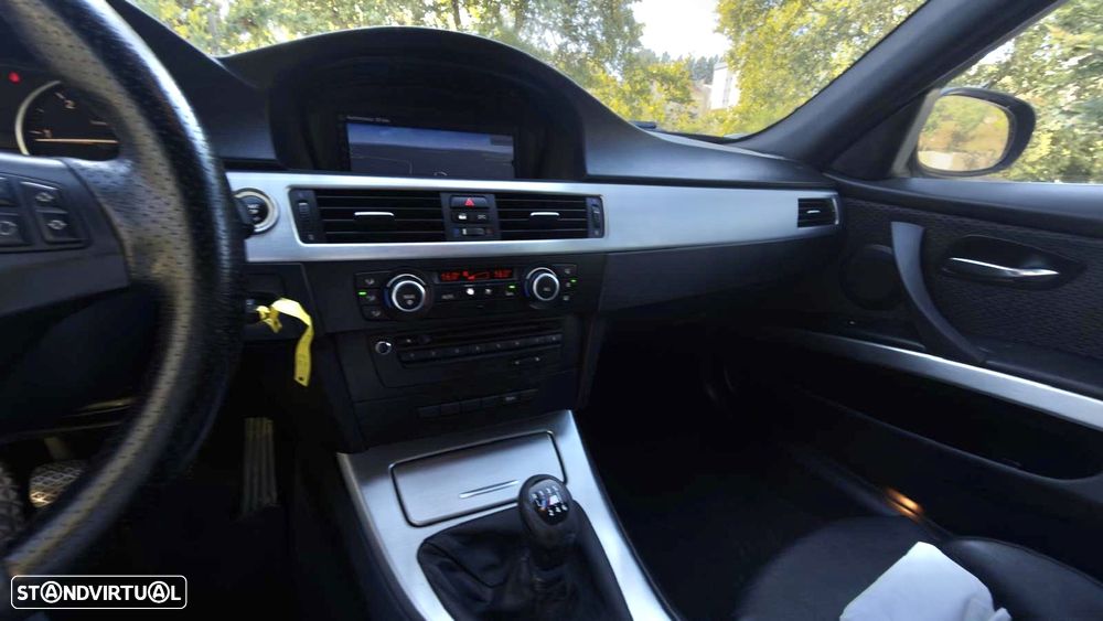 BMW 320 d Navigation - 16