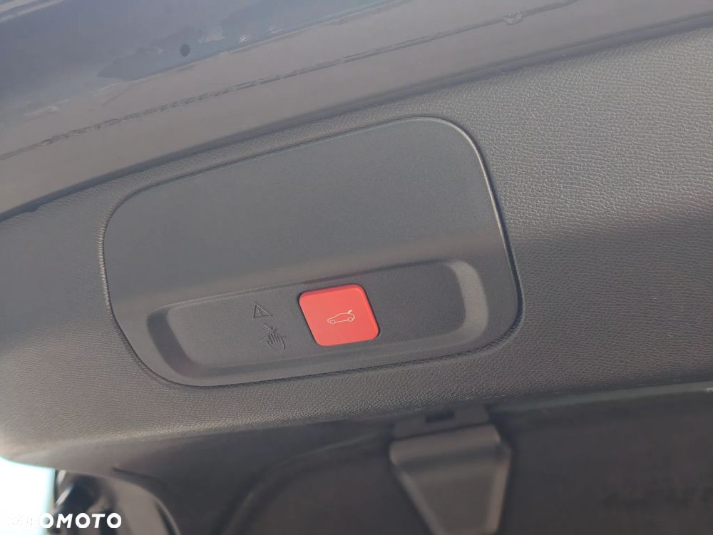 Peugeot 408 1.2 PureTech mHEV GT S&S e-DSC6 - 17