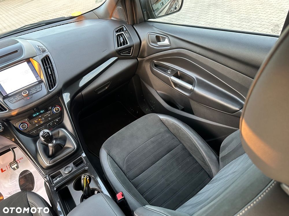 Ford Kuga 2.0 TDCi FWD ST-Line - 22