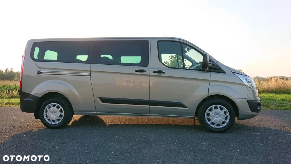 Ford Tourneo Custom - 16